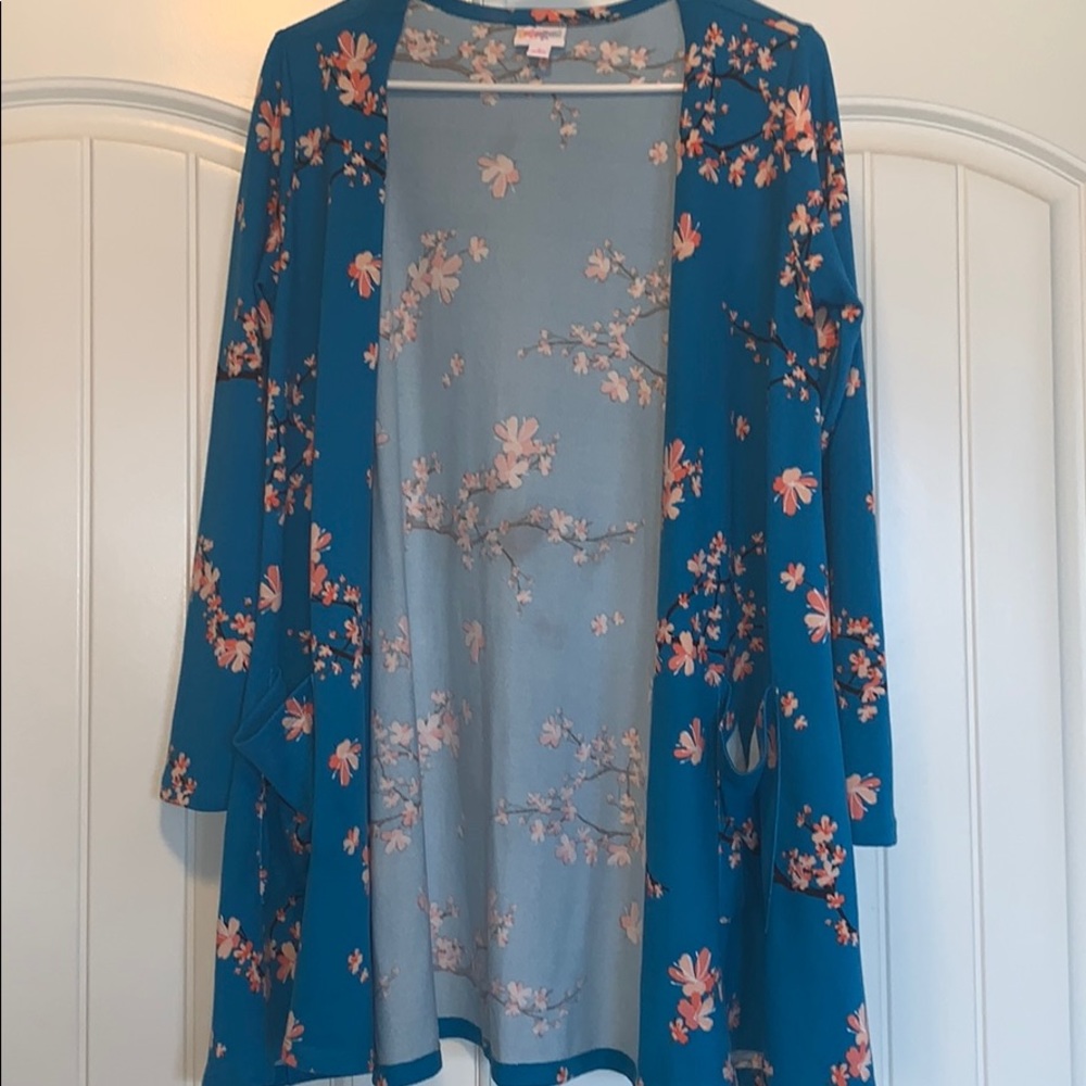 Like new Lularoe Caroline Cardigan Sweater